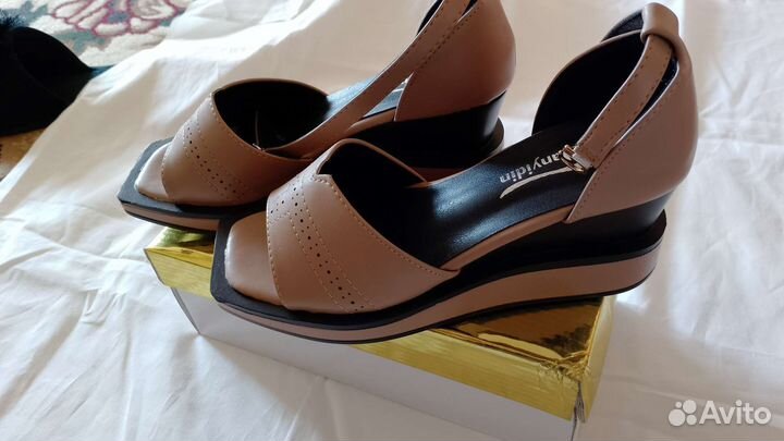 Женская одежда