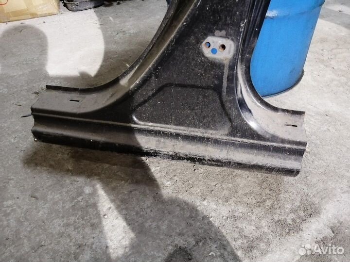 Стойка кузова BK средняя L б/у Axela Mazda 3