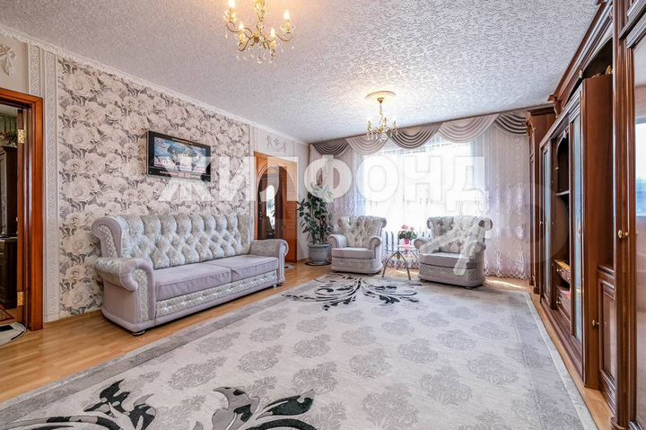 Коттедж 176,1 м² на участке 21,7 сот.