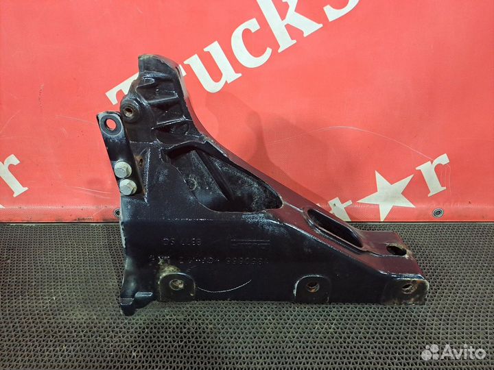 Кронштейн торсиона кабины правый 2018г Daf XF106