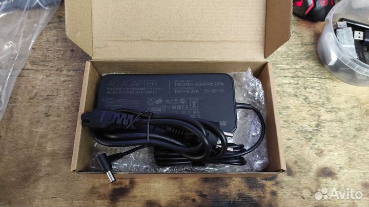 Зарядное устройство для ноутбука. Блок питания