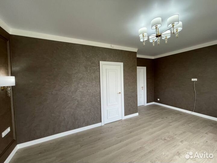 Нанесение декоративной штукатурки