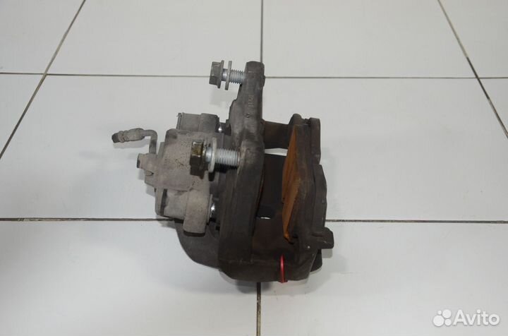 Суппорт передний левый Jaguar F-Pace X761 2018