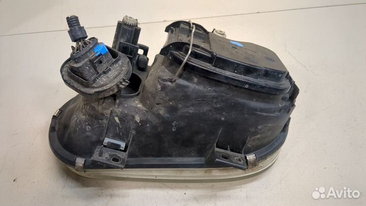 Фара (передняя) правая Volkswagen Golf 4