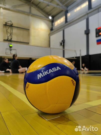 Новые волейбольные мячи Mikasa V300W и V200W