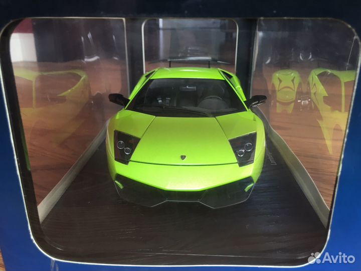 1/18 AutoArt Lamborghini Murcielago SV LP670-4