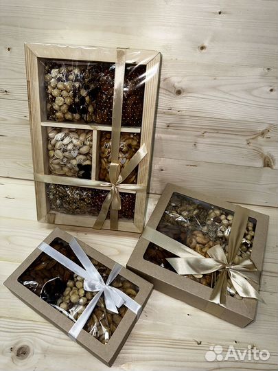 Подарочные наборы из орехов и сухофруктов