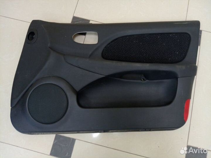 Обшивка двери передняя правая Hyundai Sonata EF