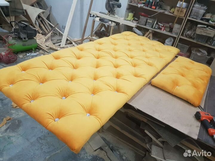 Настенная панель с каретной стяжкой вешалка