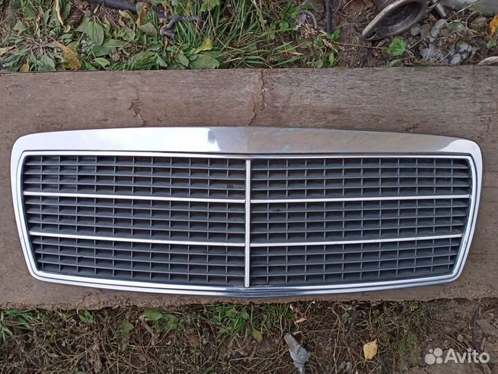 Решетка радиатора Mercedes w210 дорестайлинг