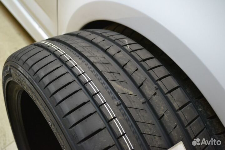 Kumho Ecsta Sport S PS72 225/40 R19 и 255/35 R19 93Y