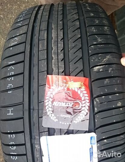 Kinforest KF550-UHP 285/35 R22 106W