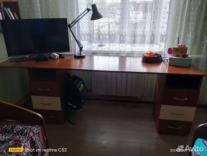 Стол письменный