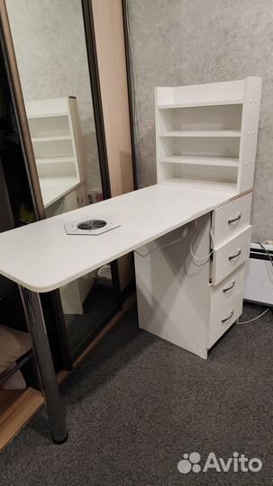 Стол для маникюра с вытяжкой бу