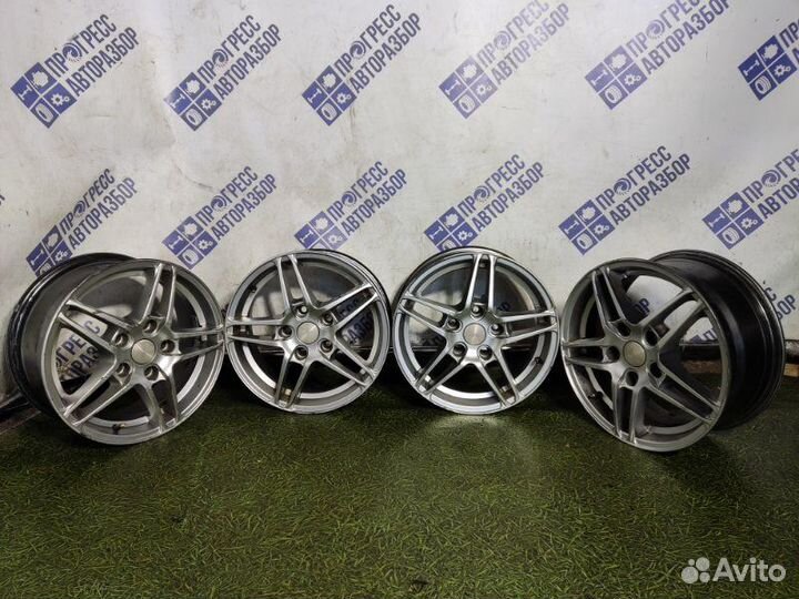 Комплект литых дисков R15