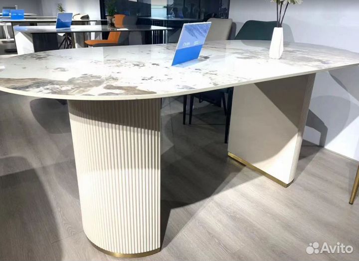 Стол из керамогранита