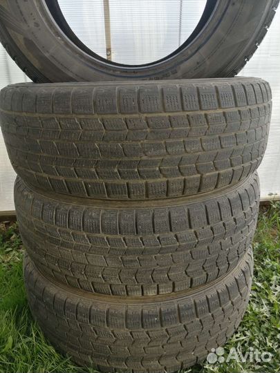 Dunlop Graspic DS3 215/65 R16 28H