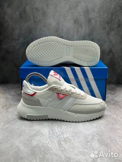 Кроссовки женские Adidas