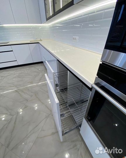 Кухонный гарнитур мдф \ эмаль