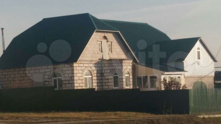 Дом 208,8 м² на участке 14 сот.