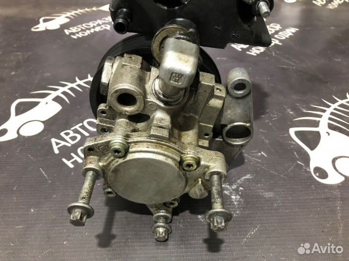 Насос гидроусилителя руля Mercedes Slk 350 R171