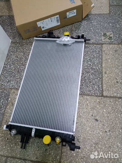 Радиатор охлаждения Opel Astra H, Zafira B