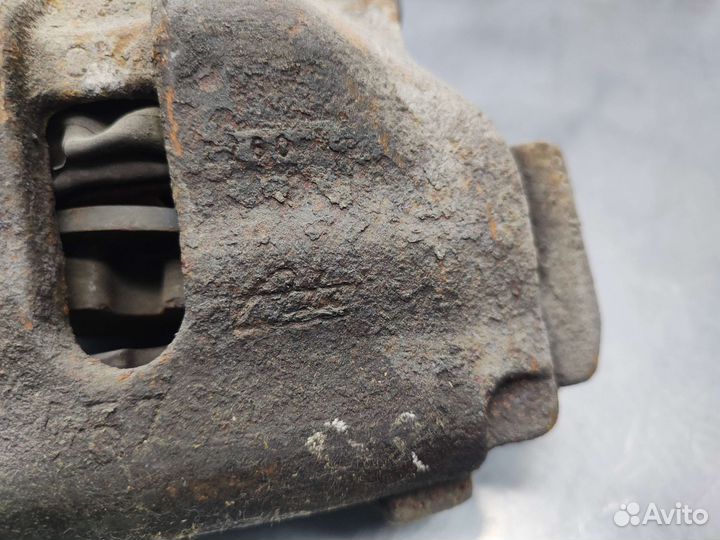 Суппорт передний правый Audi 100 (C4) 1992 г.в