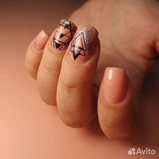 Мастер маникюра Наращивание ногтей маникюр гельлак