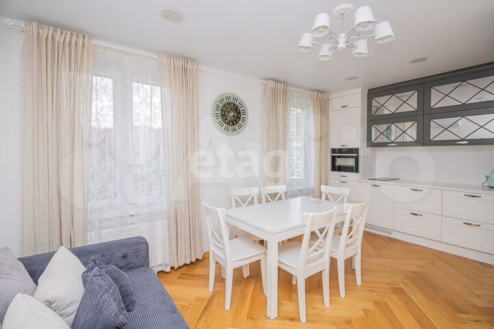 2-к. квартира, 65 м², 9/10 эт.