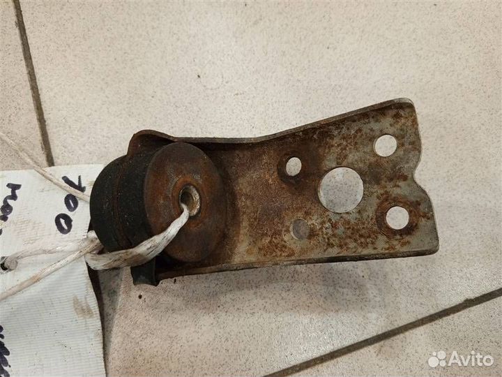 Кронштейн радиатора левый Toyota Land Cruiser 100