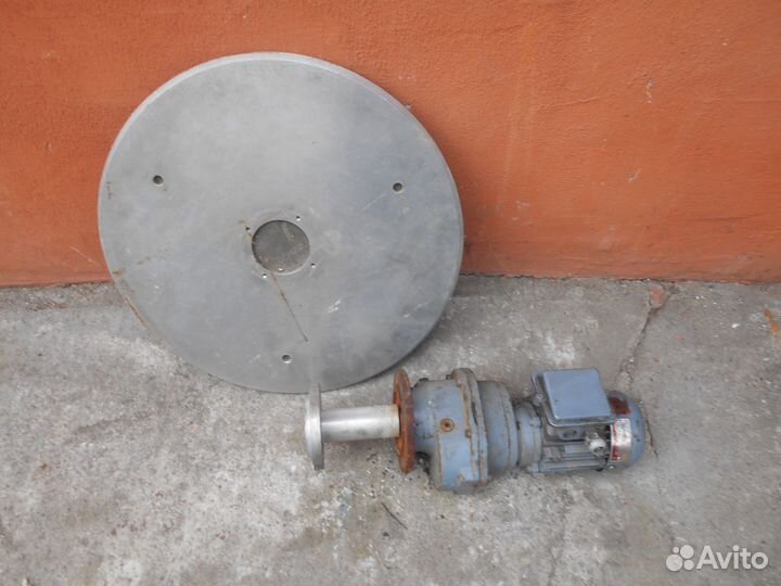 Мотор редуктор