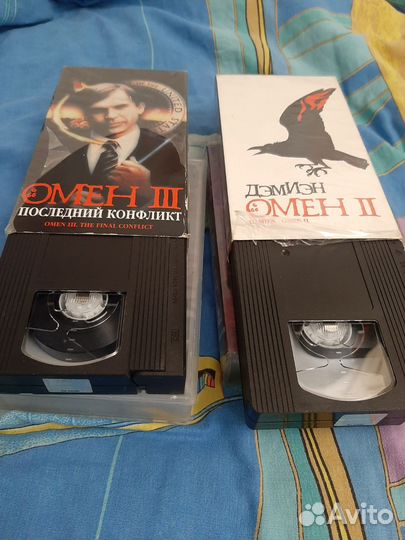 Видеокассеты vhs Сияние ужасы стивена кинга и Омен