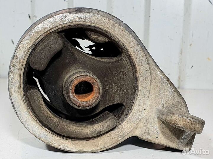 Опора двигателя правая Kia Spectra