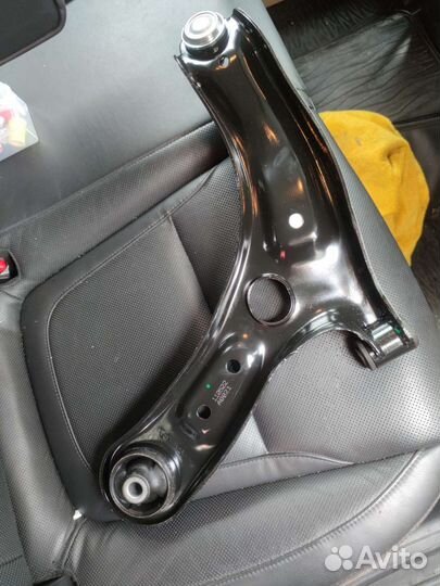 Рычаг передний правый всборе Solaris