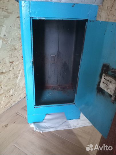 Шкаф металлический сейф