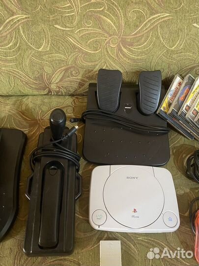 Sony playstation 1 + руль + 17 дисков