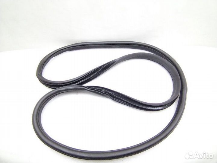 Уплотнитель двери задний правый Land Rover