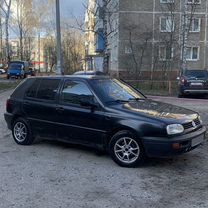 Volkswagen Golf 1.6 MT, 1996, 200 000 км, с пробегом, цена 130 000 руб.