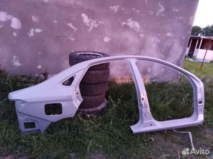 Боковина от LADA Весты, Седан