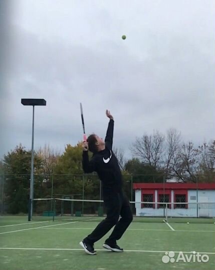 Тренер по большому теннису