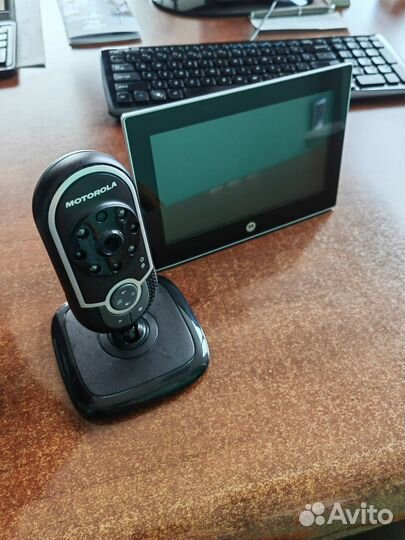 Цифровая фоторамка видеоняня Motorola MFV700