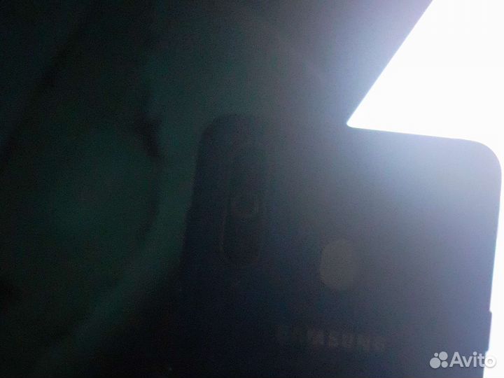 Samsung a8s разбит экран а так все работает