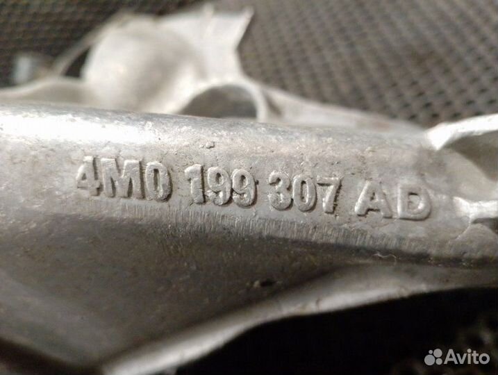 Кронштейн двигателя Audi A4 B9 DES 2.0 TDI 2017