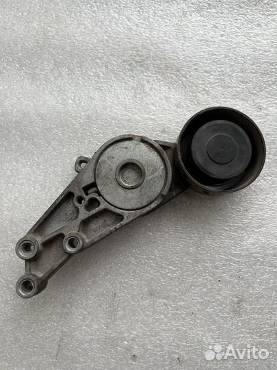 Натяжитель ремня audi