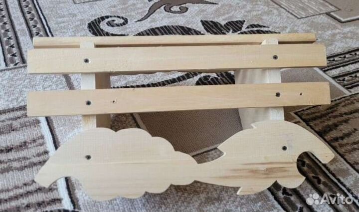 Полка деревянная угловая