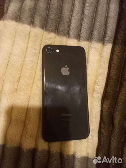 Телефон iPhone 8 64 gb