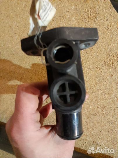 Патрубок без датчика темп. о ж