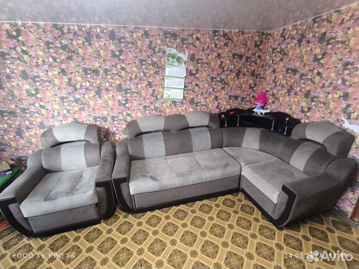 Угловой диван и кресло