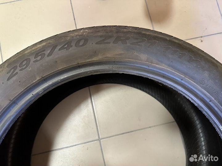 Pirelli P Zero 295/40 R21 111Y