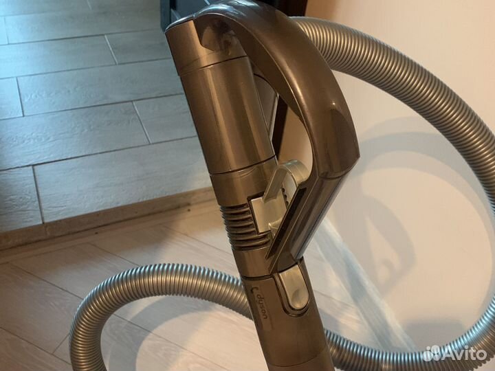 Пылесос Dyson dc 37